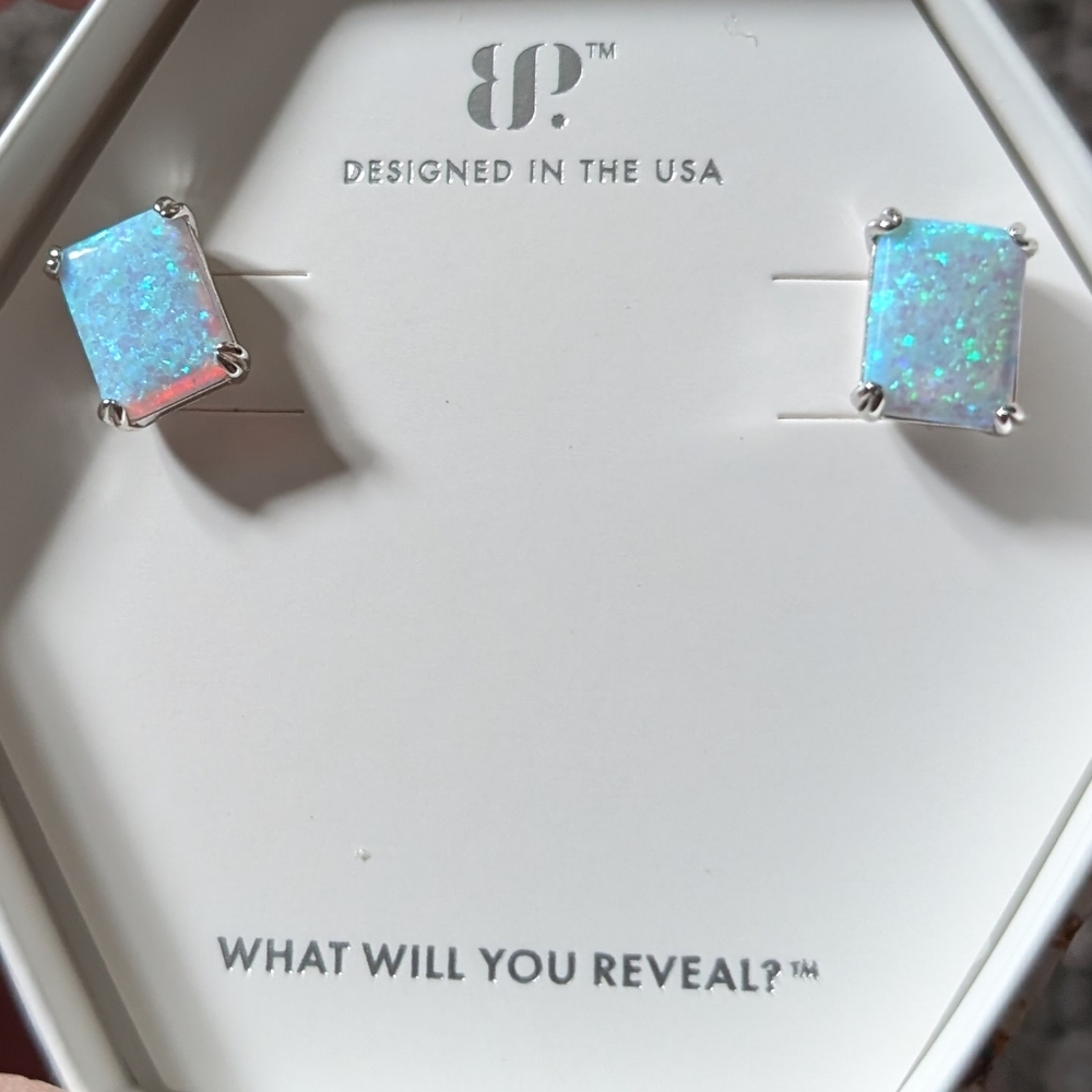 October 2024 Birthday Earrings - We Love To See It - RBP8314 - Bomb Party